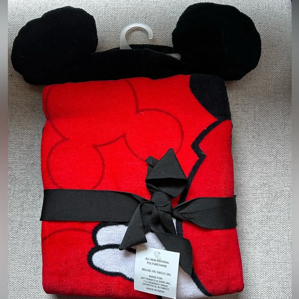 Disney Mickey Mouse Super Soft Bath Wrap with 3D Hood - Picture 2 of 5